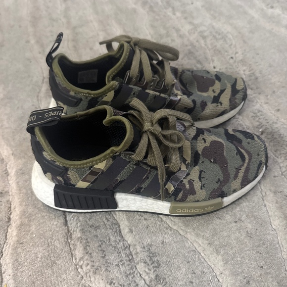 Adidas sneakers - Picture 1 of 3